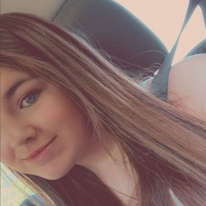 Meet your Posher, Ella